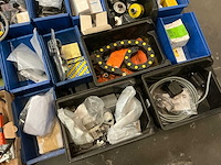 Partij elektro-technische spare parts - afbeelding 8 van  17