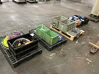 Partij elektro-technische spare parts - afbeelding 1 van  17