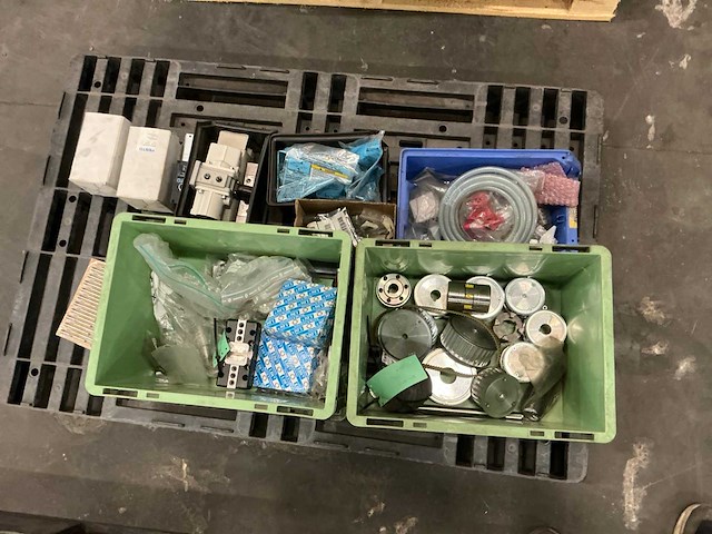 Partij elektro-technische spare parts - afbeelding 12 van  17