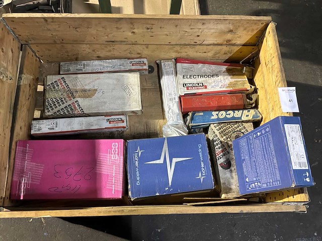 Partij elektrodes - afbeelding 1 van  1