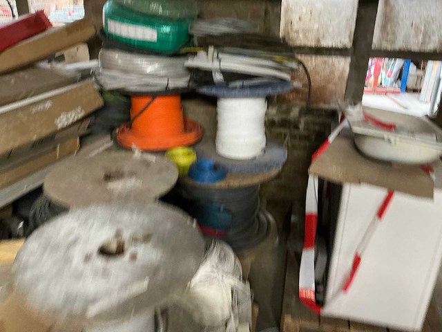 Partij elektrokabel en kabelgoten - afbeelding 4 van  8