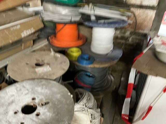 Partij elektrokabel en kabelgoten - afbeelding 5 van  8