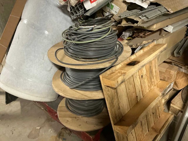 Partij elektrokabel en kabelgoten - afbeelding 6 van  8