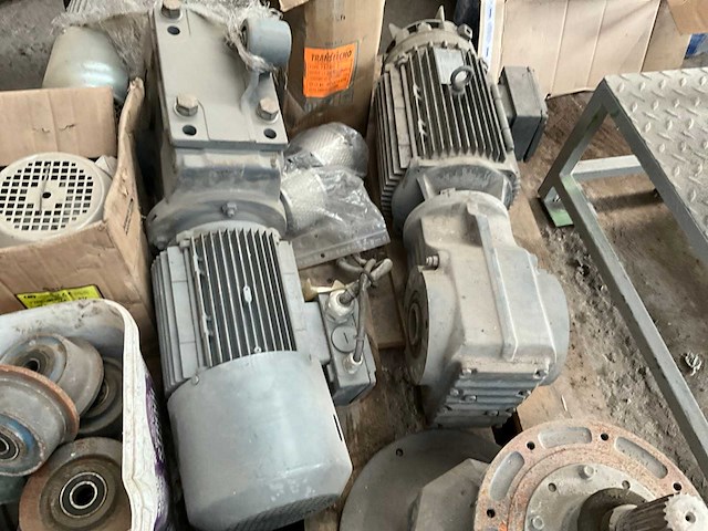 Partij elektromotoren en toebehoren - afbeelding 8 van  15