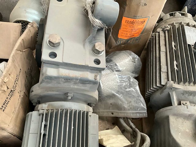 Partij elektromotoren en toebehoren - afbeelding 15 van  15