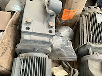 Partij elektromotoren en toebehoren - afbeelding 15 van  15