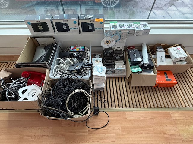 Partij elektronica - afbeelding 1 van  10
