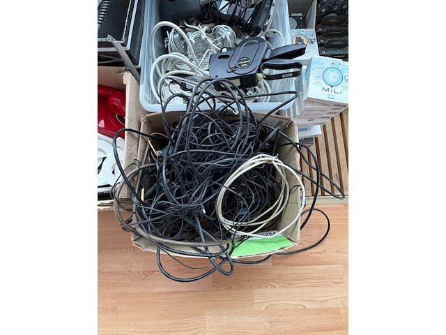 Partij elektronica - afbeelding 7 van  10