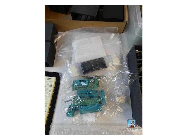 Partij elektronische apparatuur - afbeelding 9 van  12