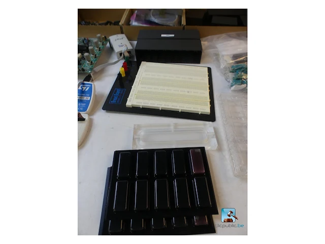 Partij elektronische apparatuur - afbeelding 10 van  12
