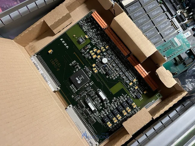 Partij elektronische onderdelen engel - afbeelding 4 van  115
