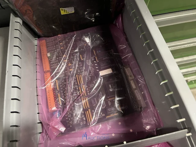 Partij elektronische onderdelen engel - afbeelding 8 van  115