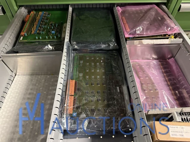Partij elektronische onderdelen engel - afbeelding 2 van  115