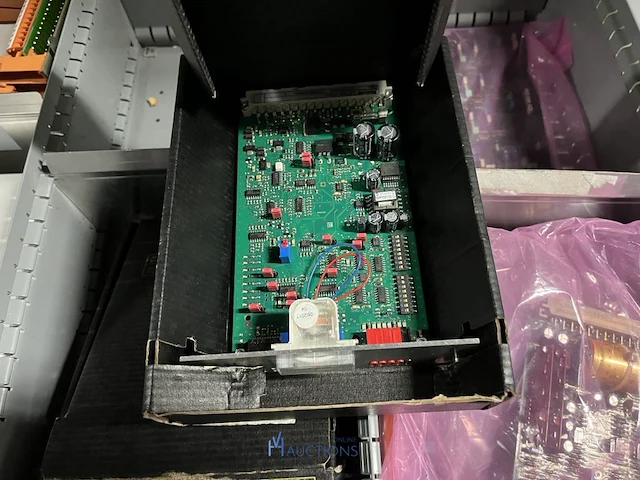 Partij elektronische onderdelen engel - afbeelding 34 van  115