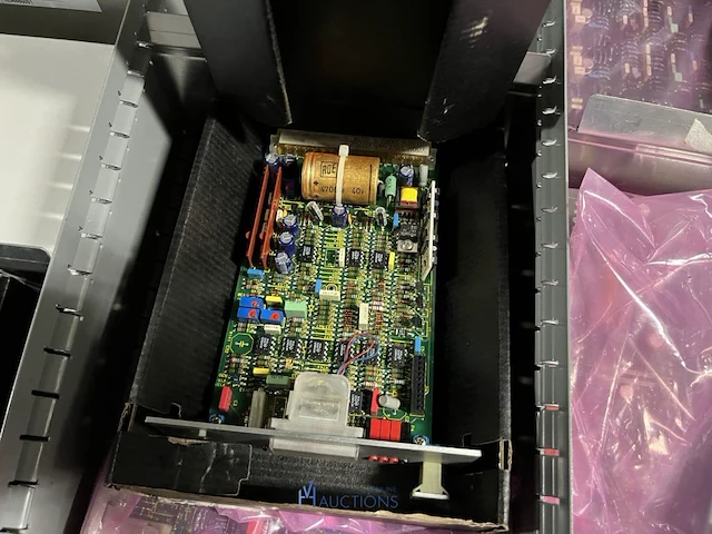 Partij elektronische onderdelen engel - afbeelding 35 van  115
