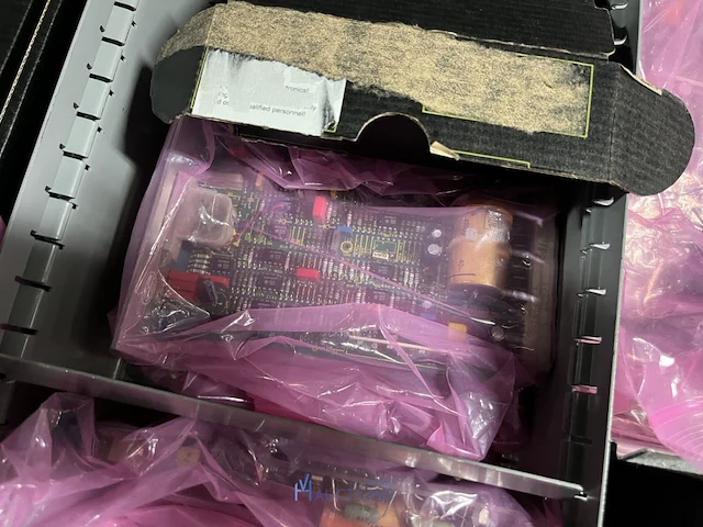 Partij elektronische onderdelen engel - afbeelding 36 van  115