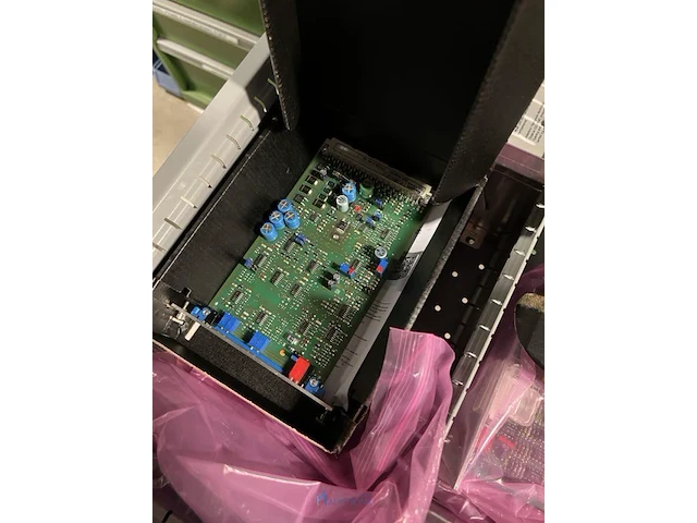 Partij elektronische onderdelen engel - afbeelding 43 van  115