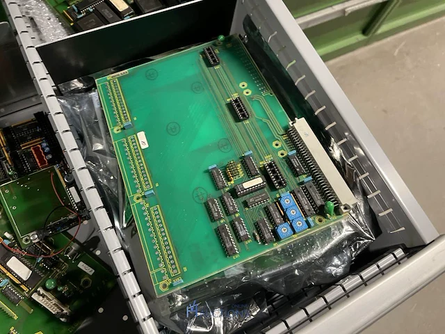 Partij elektronische onderdelen engel - afbeelding 46 van  115