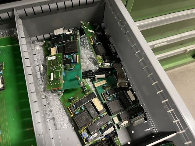 Partij elektronische onderdelen engel - afbeelding 48 van  115