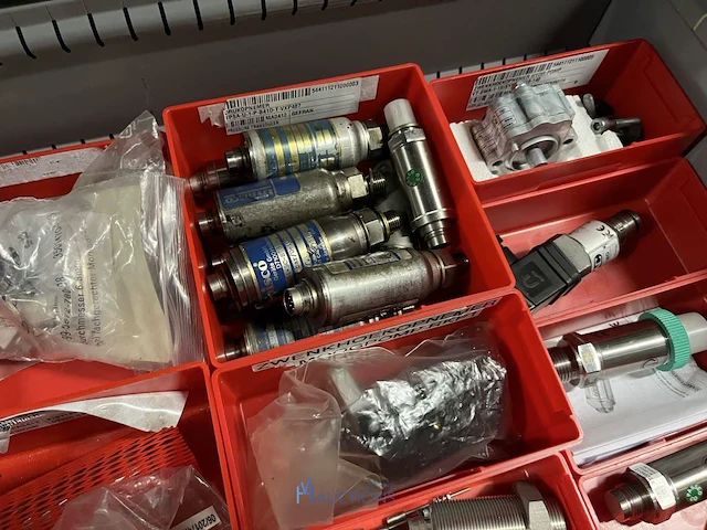 Partij elektronische onderdelen engel - afbeelding 57 van  115