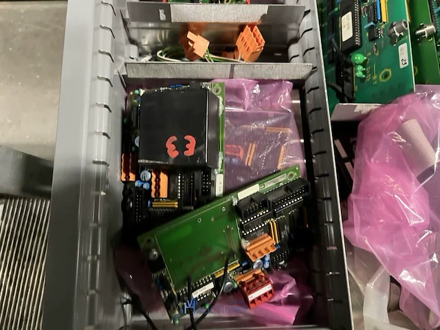 Partij elektronische onderdelen engel - afbeelding 67 van  115