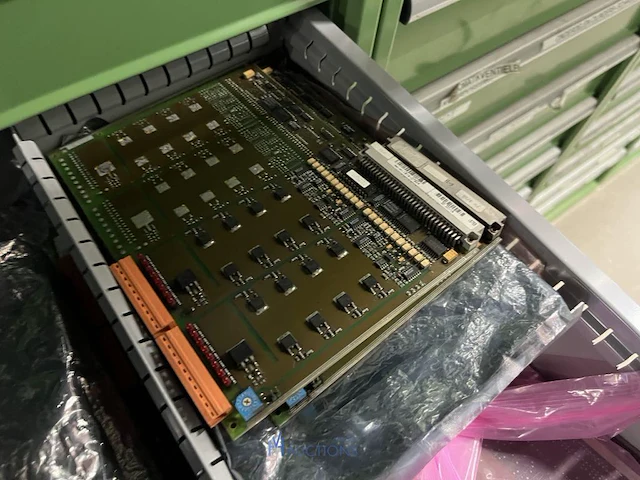 Partij elektronische onderdelen engel - afbeelding 98 van  115