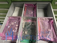Partij elektronische onderdelen engel - afbeelding 94 van  115