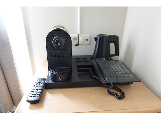 Partij elektronische toestellen - afbeelding 1 van  5