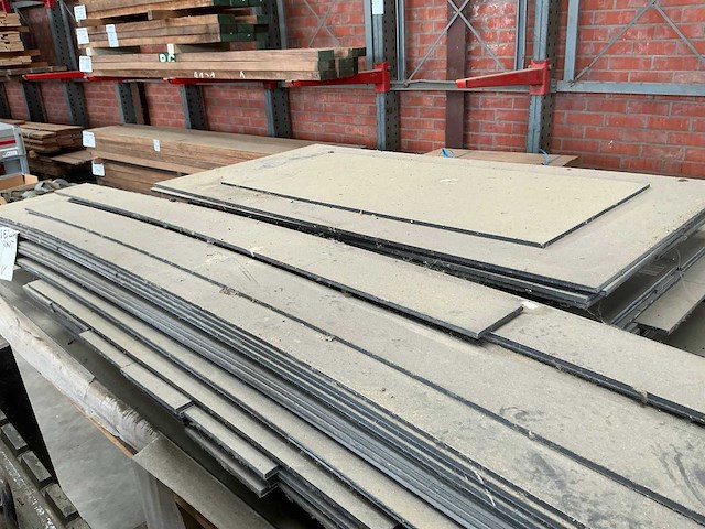 Partij eternit equitone latten en platen - afbeelding 3 van  8