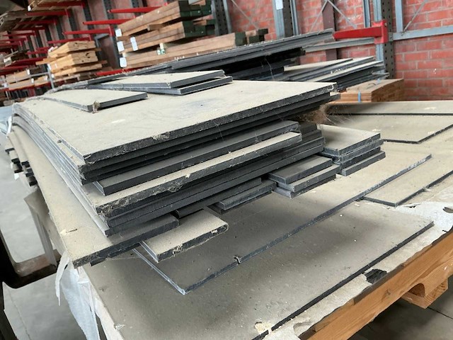 Partij eternit equitone latten en platen - afbeelding 4 van  8