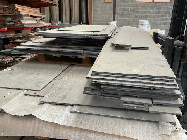 Partij eternit equitone latten en platen - afbeelding 8 van  8