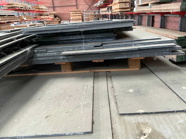 Partij eternit equitone latten en platen - afbeelding 5 van  8