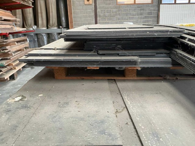 Partij eternit equitone latten en platen - afbeelding 7 van  8