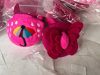 Partij fair trade handgemaakte portemonnees van wolvilt - afbeelding 2 van  6