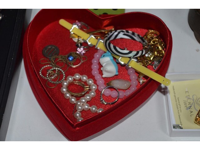 Partij fantasiejuwelen (2 leggers) - afbeelding 4 van  15