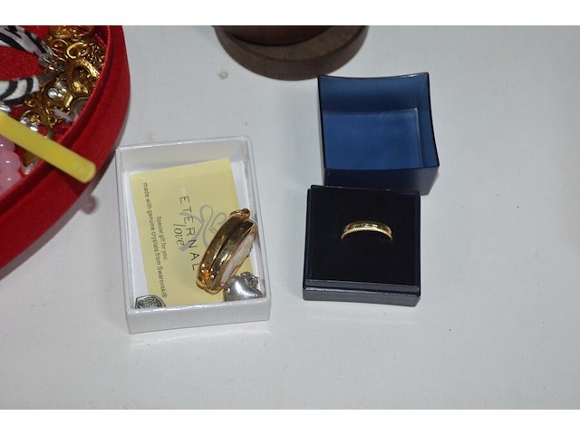 Partij fantasiejuwelen (2 leggers) - afbeelding 5 van  15