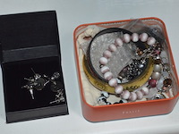 Partij fantasiejuwelen (2 leggers) - afbeelding 8 van  15