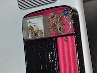 Partij fantasiejuwelen (2 leggers) - afbeelding 9 van  15