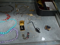 Partij fantasiejuwelen (2 leggers) - afbeelding 12 van  15