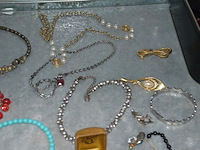 Partij fantasiejuwelen (2 leggers) - afbeelding 13 van  15