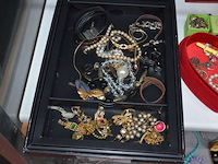 Partij fantasiejuwelen (2 leggers) - afbeelding 14 van  15