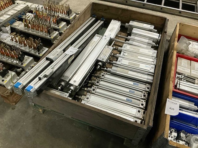 Partij festo pneumatische cilinders - afbeelding 2 van  5