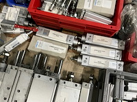 Partij festo pneumatische cilinders - afbeelding 5 van  8