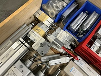 Partij festo pneumatische cilinders - afbeelding 7 van  8