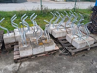 Partij fietsbeugels met betonvoet - afbeelding 1 van  2