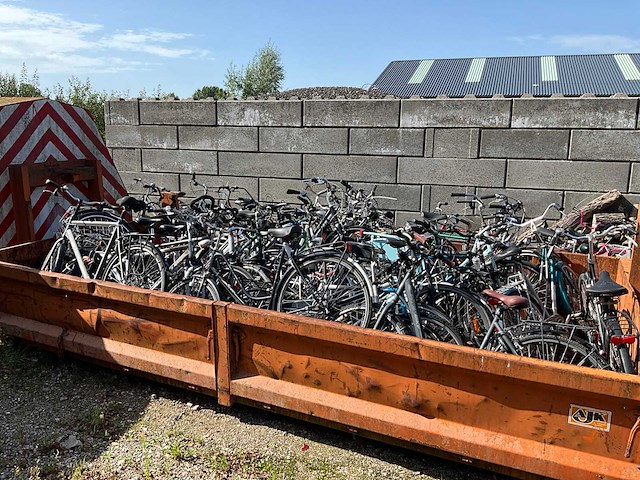 Partij fietsen (44x) - afbeelding 1 van  18