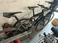 Partij fietsen met toebehoren - afbeelding 2 van  7