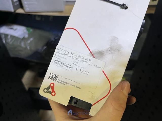 Partij fietsonderdelen en -accessoires - afbeelding 27 van  112