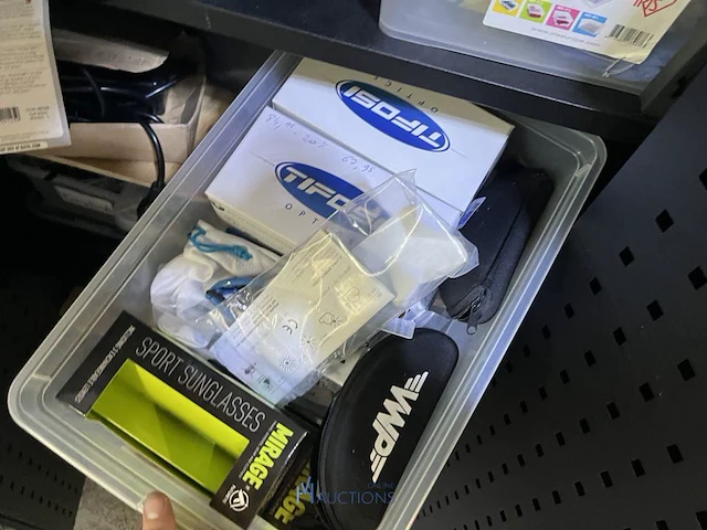 Partij fietsonderdelen en -accessoires - afbeelding 32 van  112