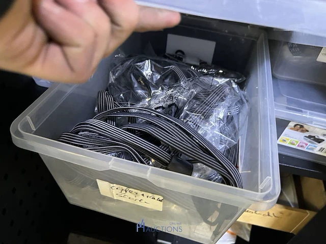 Partij fietsonderdelen en -accessoires - afbeelding 38 van  112